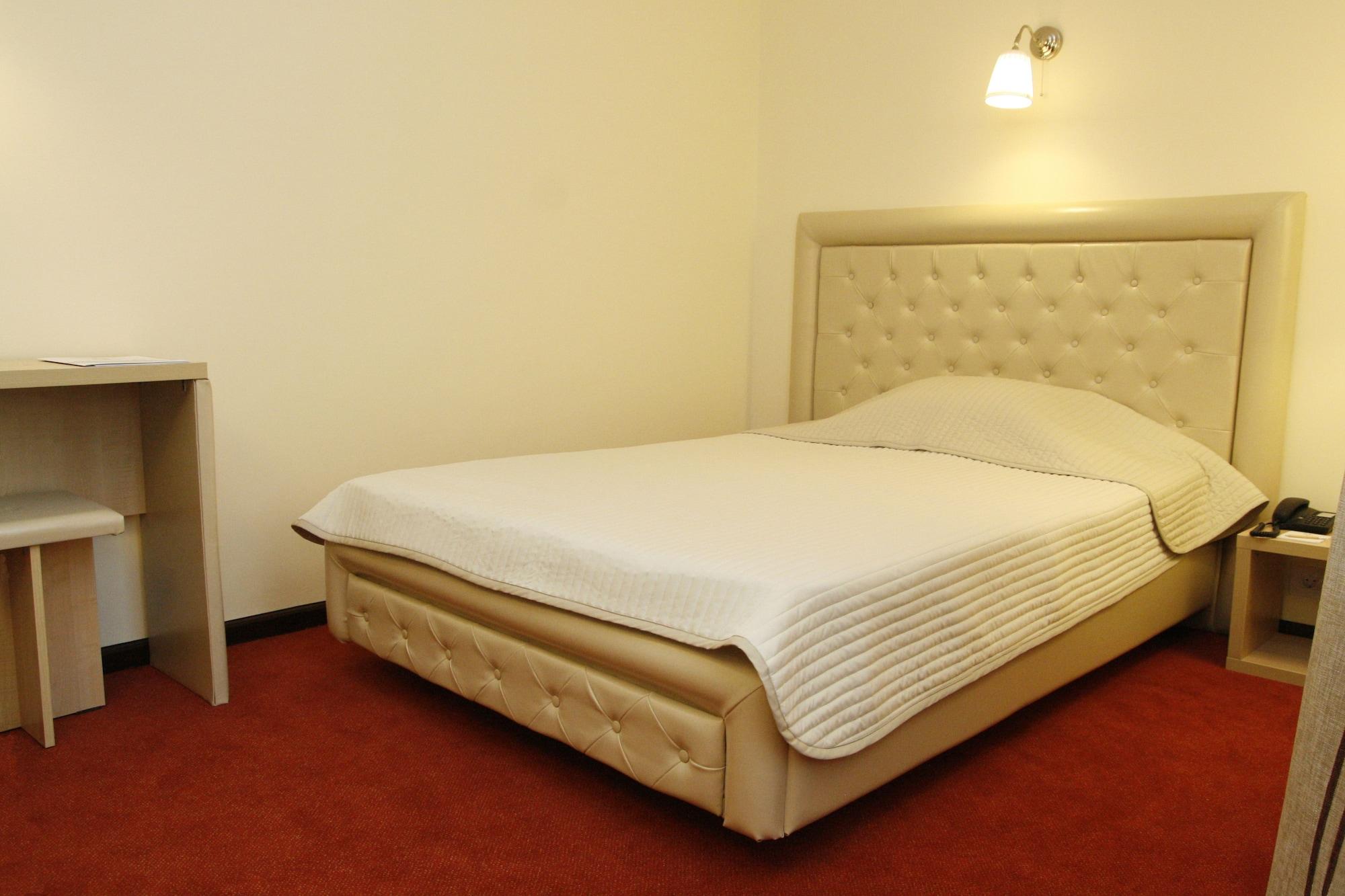 Capitol Hotel Бухарест Экстерьер фото