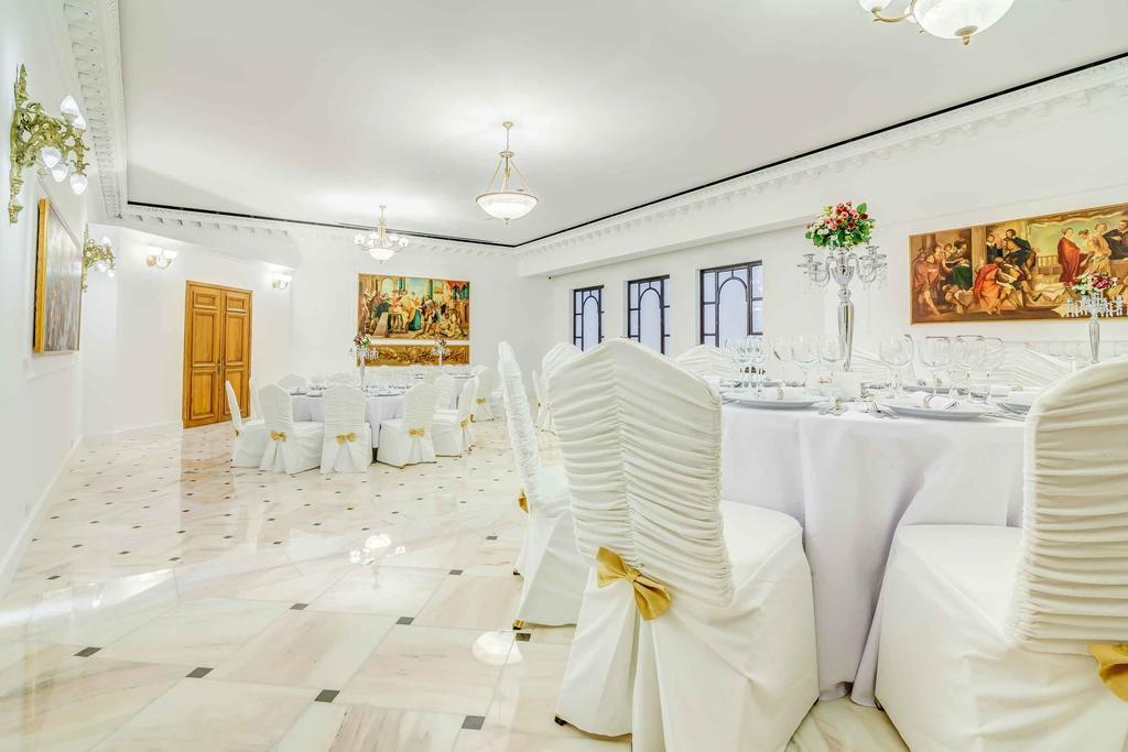Capitol Hotel Бухарест Экстерьер фото