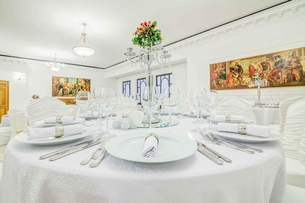 Capitol Hotel Бухарест Экстерьер фото